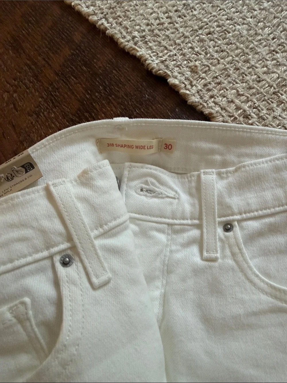 Levi's White Jeans with Brown Leather Patch and Red Tab - Picture 3 of 6